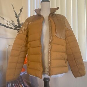 EUC Lululemon cognac brown lightweight puffer jacket. Size 4
